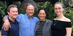 Η Καμάλα Χάρις με την οικογένειά της