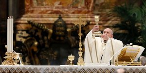 Ο πάπας Φραγκίσκος κατά τη διάρκεια τελετής στο Βατικανό