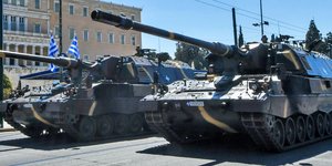 Στρατιωτική παρέλαση στο Σύνταγμα