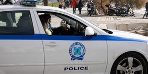 περιπολικο ανοιχτο παραθυρο 