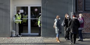 πηγαδακι εξω απο νοσοκομειο