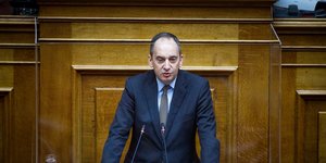 O Γιάννης Πλακιωτάκης στη Βουλή