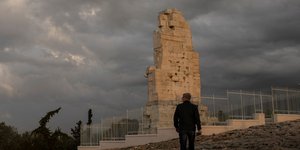 Άνδρας στο κέντρο της Αθήνας