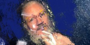 ασανζ μολυβιες 