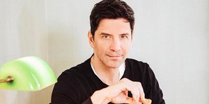 Σάκης Ρουβάς: Θα εκπλαγείτε με το πόσο ταλαντούχος είναι στη ζωγραφική
