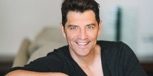 Κάτια Ζυγούλη: Στο δωμάτιο που ζωγραφίζει ο Σάκης Ρουβάς και τα παιδιά