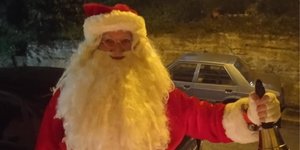 Θλίψη στη Λαμία: Πέθανε ο «Άι Βασίλης» της πόλης την ώρα που μοίραζε δώρα