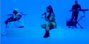 τραγουδι μπλε φοντο 