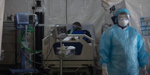 Νότια Αφρική: Η νέα μετάλλαξη του κορωνοϊού είναι διπλάσια πιο μεταδοτική, όχι πιο θανατηφόρα