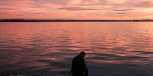 Στο παλιό λιμάνι της Θεσσαλονίκης την ώρα του ηλιοβασιλέματος 