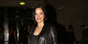 Η Κατερίνα Τσάβαλου με τζιν και γόβες