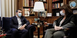 Στο Προεδρικό η ΠτΔ με τον Πρόεδρο του ΣΥΡΙΖΑ