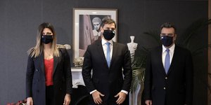 Ζαχαράκη, Θεοχάρης και Κόνσολας