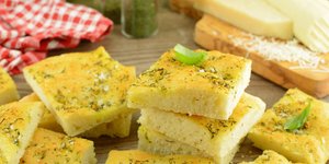 Συνταγή για ζυμαρόπιτα κομμένη σε κομμάτια