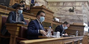 Στη Βουλή το νέο πλαίσιο των δημόσιων συμβάσεων