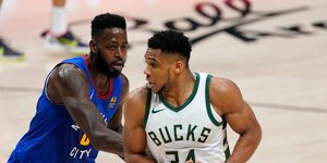 Ο Αντετοκούνμπο μαρκάρεται από παίκτη του Ντένβερ