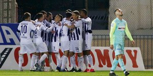 Πανηγυρίζουν οι παίκτες του Απόλλωνα