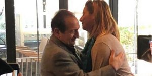 Σοφία Μπεκατώρου - Σπύρος Μπιμπίλας: Η συνάντηση και η αγκαλιά