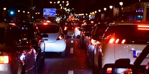 Μποτιλιάρισμα στην Ποσειδώνος, πρώτη ημέρα εφαρμογής του τρίτου lockdown