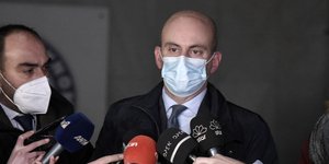 O δικηγόρος Νίκος Γεωργουλέας μιλάει στα κανάλια