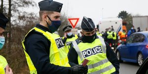 ΕΕ: Αυξήμενα μέτρα στις μετακινήσεις -Για να αντιμετωπιστεί ο κορωνοϊός και οι μεταλλάξεις