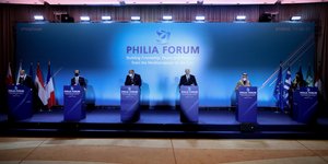 Οι υπουργοί εξωτερικών στο φόρουμ φιλίας