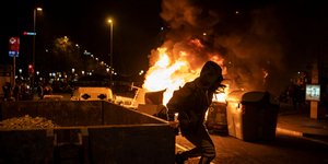 Επεισόδια σε όλη την Ισπανία προκάλεσε η σύλληψη ράπερ από την αστυνομία
