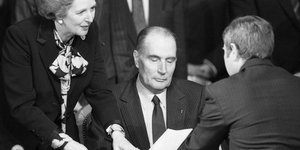 Ο Φρανσουά Μιτεράν δίπλα στην Μάργκαρετ Θάτσερ