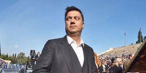 Ο Γιώργος Θεοφάνους μπροστά από πιάνο στο Καλλιμάρμαρο