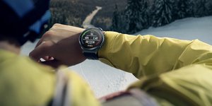 Άνδρας με Huawei Watch GT 2 Pro