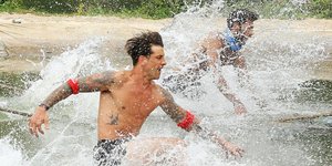 Ο Ηλίας Μπόγδανος σε αγώνισμα του Survivor 4