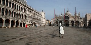 Ιταλία-Covid-19: «Θα ζητήσω από τον υπουργό Υγείας να κηρύξει γενικό λοκντάουν», δηλώνει ο σύμβουλός του, καθηγητής Βάλτερ Ριτσιάρντι	