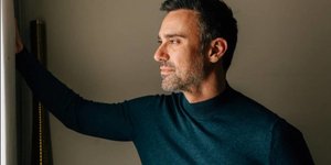 Γιώργος Καπουτζίδης: “Δεν θέλω να είμαι σε ένα κανάλι που δεν θέλει έναν γκέι”