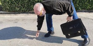 Καθηγητής του ΑΠΘ έγραψε «Ντροπή» με κιμωλία