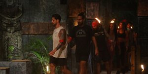 H κόκκινη ομάδα εισέρχεται στο συμβούλιο