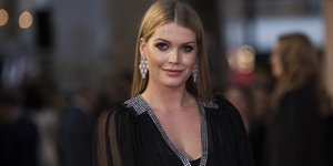 Λαίδη Κίττυ Σπένσερ μαύρο φόρεμα