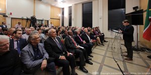 Ο Δημήτρης Λιγνάδης κατά τον χαιρετισμό του σε εκδήλωση της Βουλής, επί προεδρίας Βούτση, για τον Ν. Μαντέλα