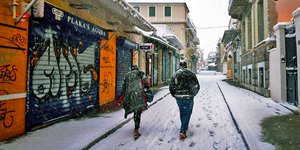 lockdown Κλειστά καταστήματα στη χιονισμένη Πλάκα