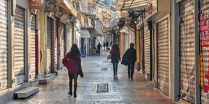 Κλειστά μαγαζιά στο κέντρο της Αθήνας
