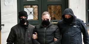 Ο Δημήτρης Λιγνάδης μεταφέρεται στον ανακριτή