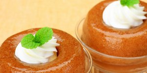 Συνταγή για μπαμπάδες με ρούμι και σαντιγί