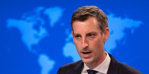 Ο εκπρόσωπος του Στέιτ Ντιπάρτμεντ, Νεντ Πράις