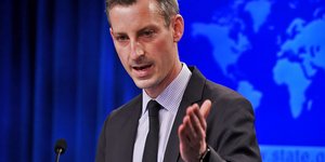 Ο εκπρόσωπος του Στέιτ Ντιπάρτμεντ, Νεντ Πράις