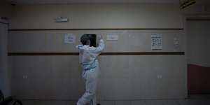 Απολύμανση σε νοσοκομείο στη Παλαιστίνη