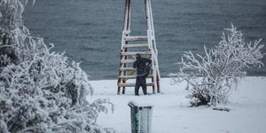 Η κακοκαιρία «Μήδεια» έφτασε και στο παραλιακό μέτωπο