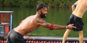 Ο Περικλής Κονδυλάτος σε αγώνισμα του Survivor 4