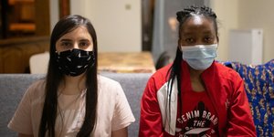 Δύο προσφυγόπουλα ονειρεύονται ένα μέλλον στην Ελλάδα