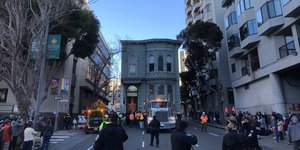 Η βικτοριανή κατοικία μεταφέρεται σε ρόδες