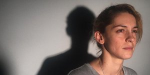 Η Γιούλικα Σκαφιδά με μεταλλιζέ tshirt