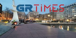 Συναγερμός στη Θεσσαλονίκη με ηλικιωμένο που πήδηξε στον Θερμαϊκό